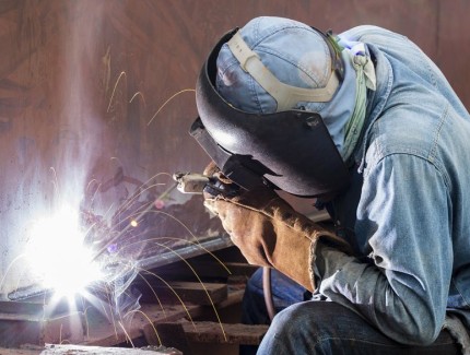 香港工地扩建要几个焊工